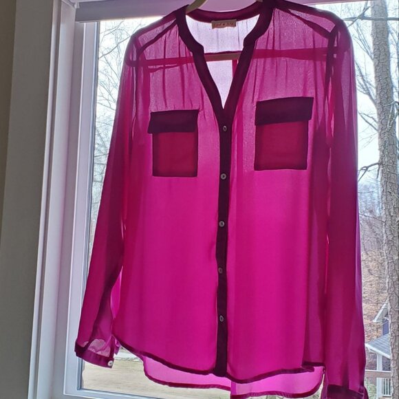 Pixi + Ivy Button-Down Purple Blouse. Size S - Picture 9 of 9